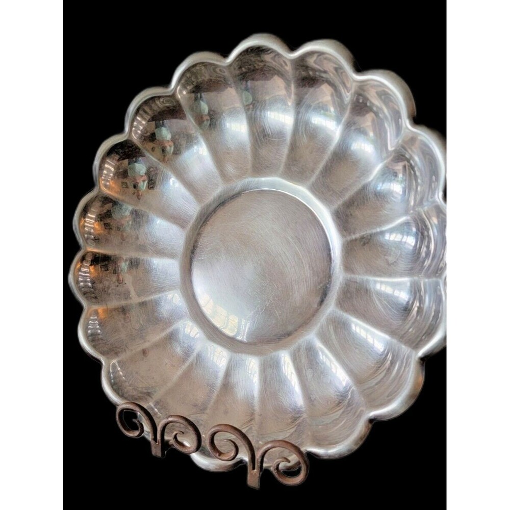 Reed & Barton Holiday Shell Scalloped Silverplate 13" Serving Bowl